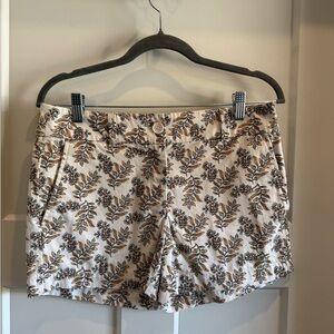 LOFT Women 4'' inseam 100% Cotton White With Print Short Shorts, Size 0/S